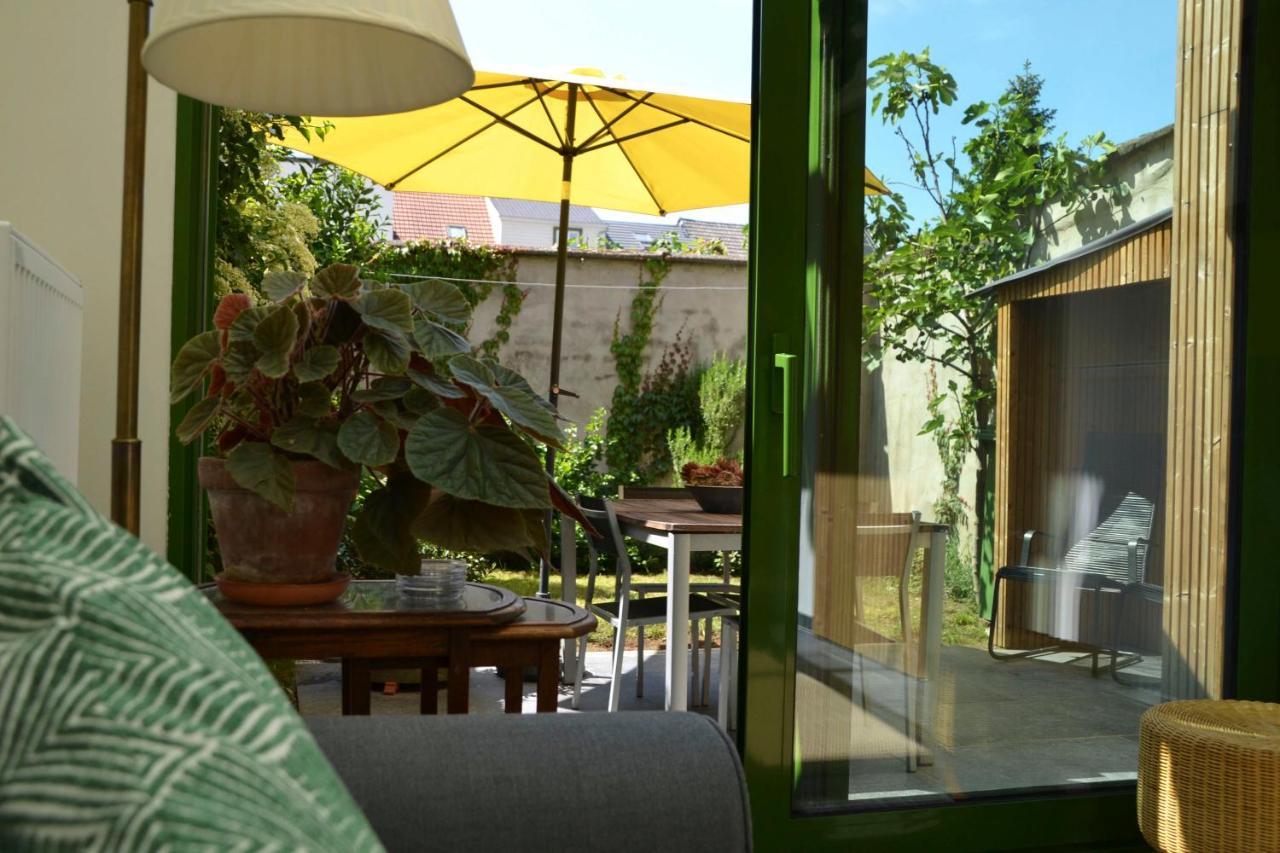 Quiet In Near Parc - Intermezzo - Business & Leisure